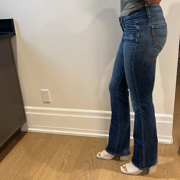 Paige low waisted jeans with flares bottoms size 26 - Picture 3 of 3